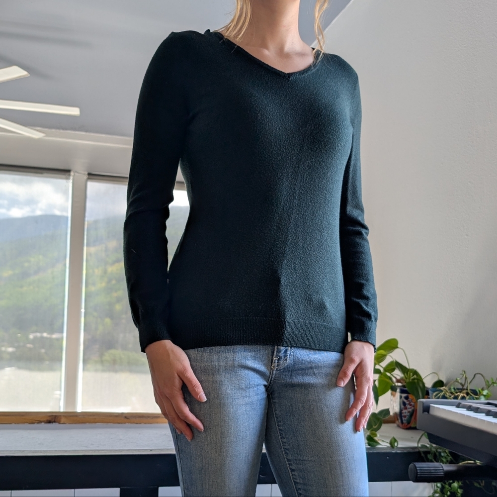 🎉SALE🎉 Green Criss Cross Back Sweater